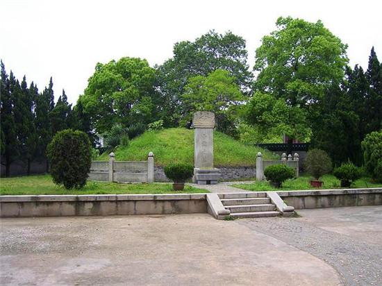 һ��Ů����������� �Ž��й�֮С��Ĺ